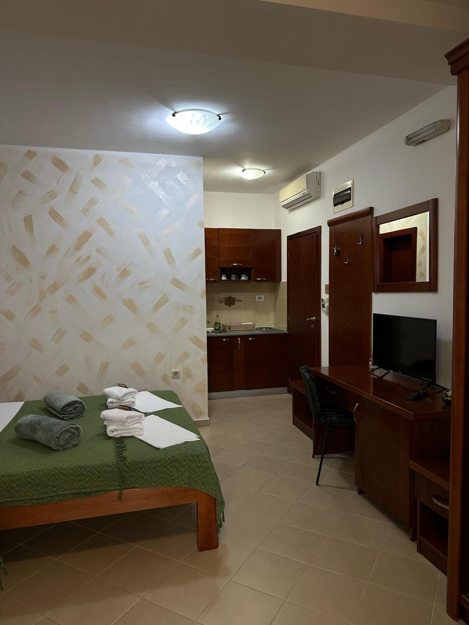 Apartments Krapina Lux Будва Екстериор снимка